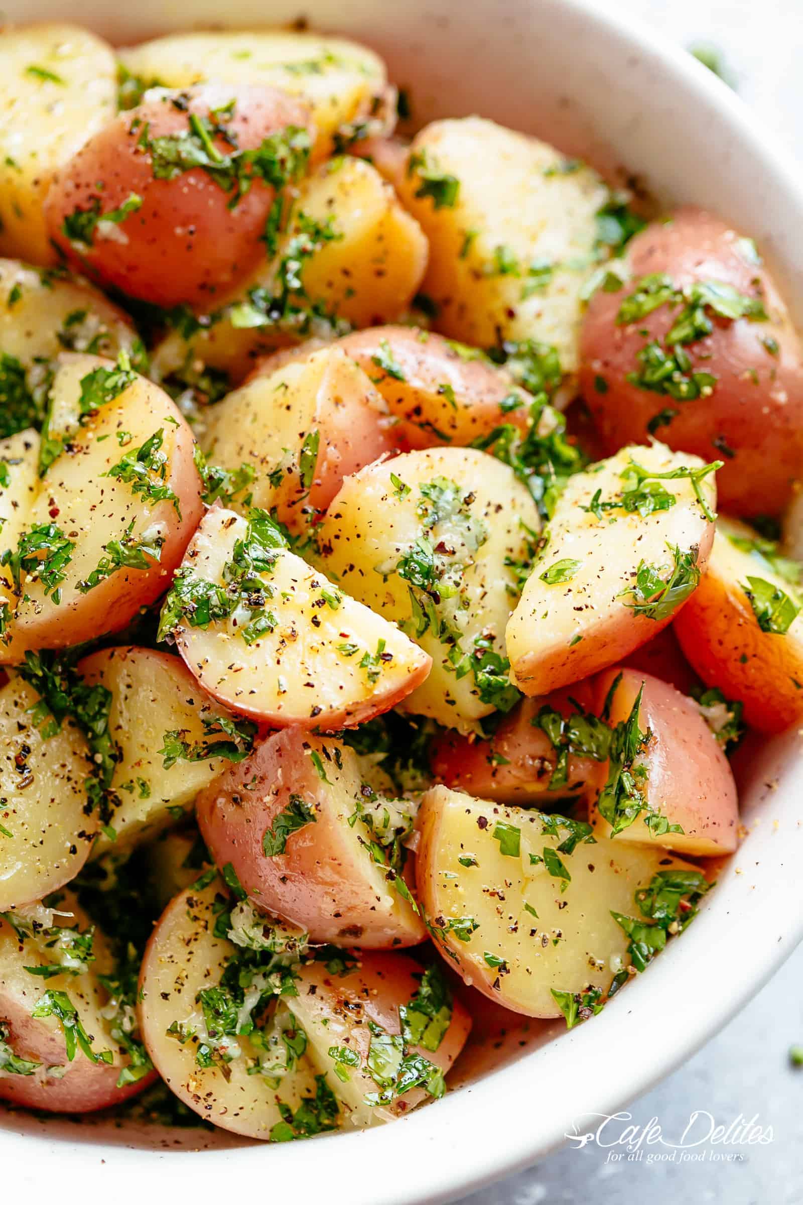 Easy Garlicky Herb Red Potato Salad: Vinaigrette & Fresh Herbs